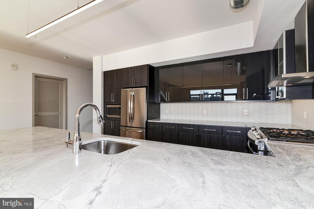 1125 SANSOM ST #1B-522