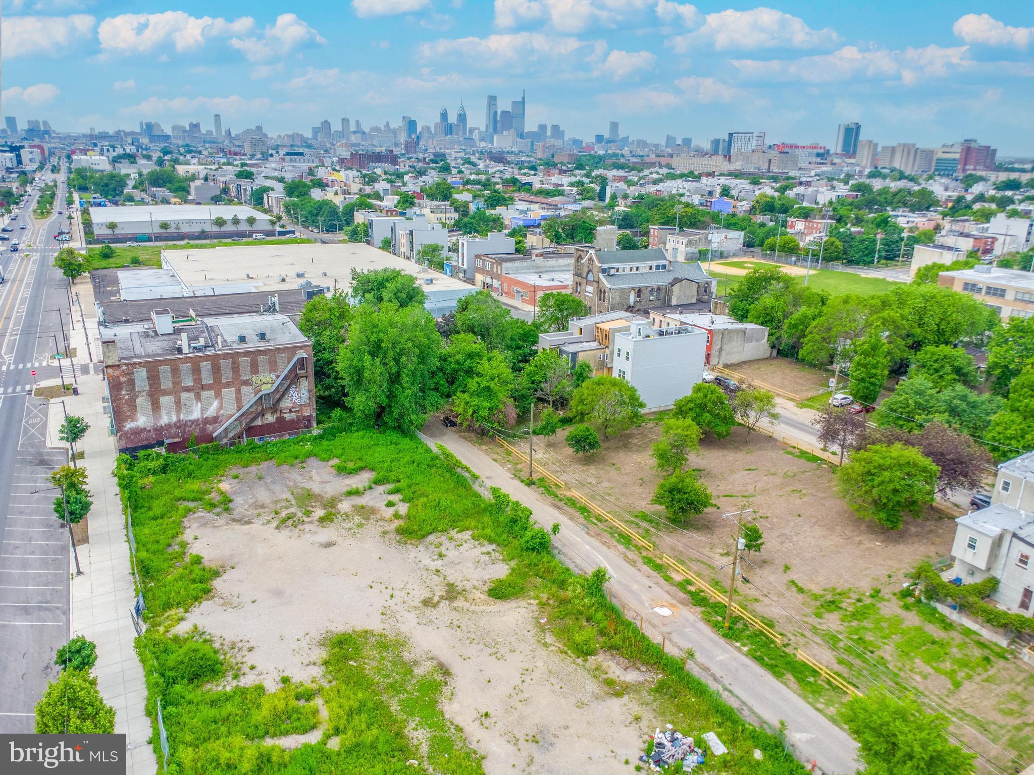 2300-4 N American St