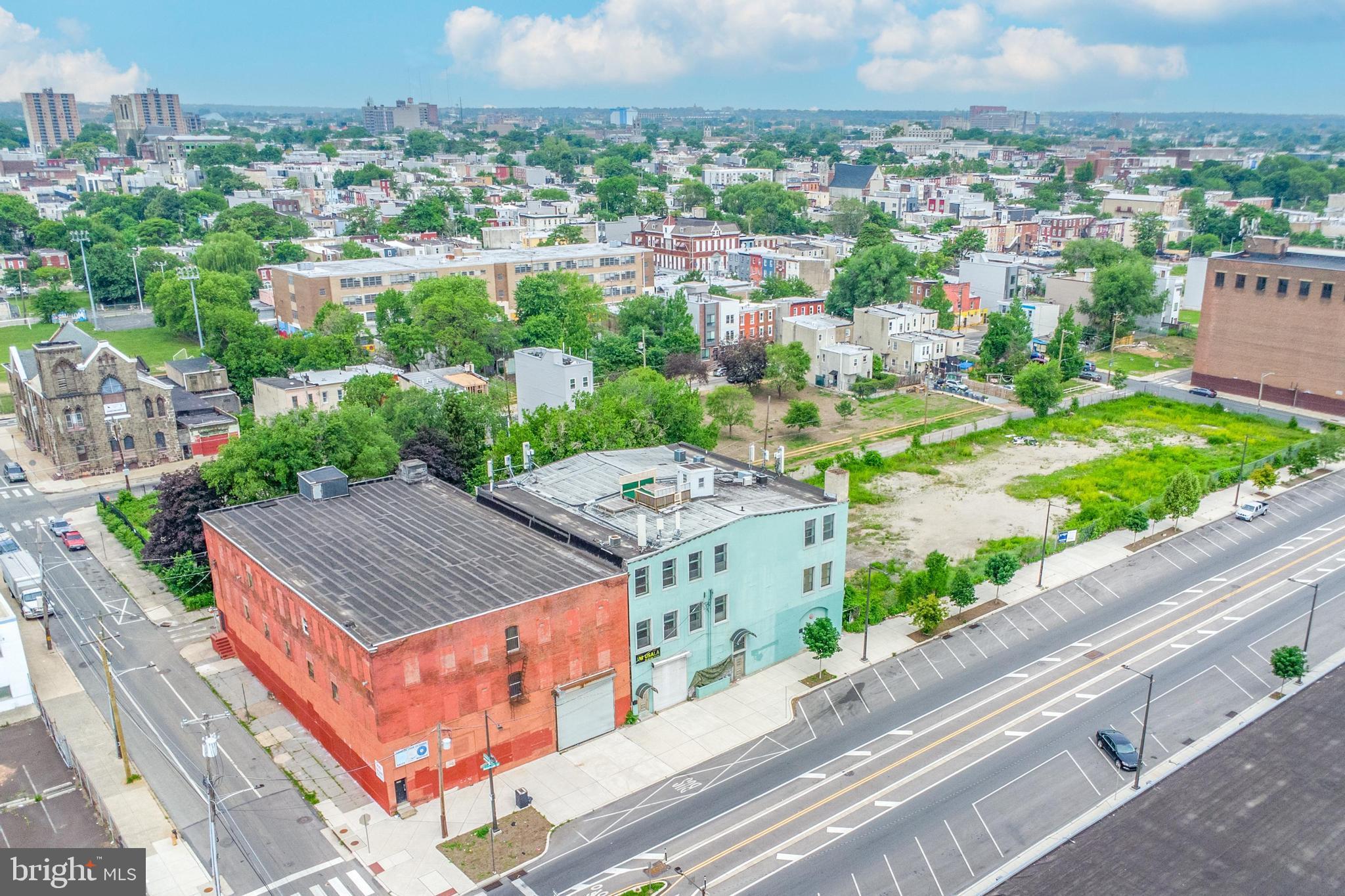 2300-4 N American St