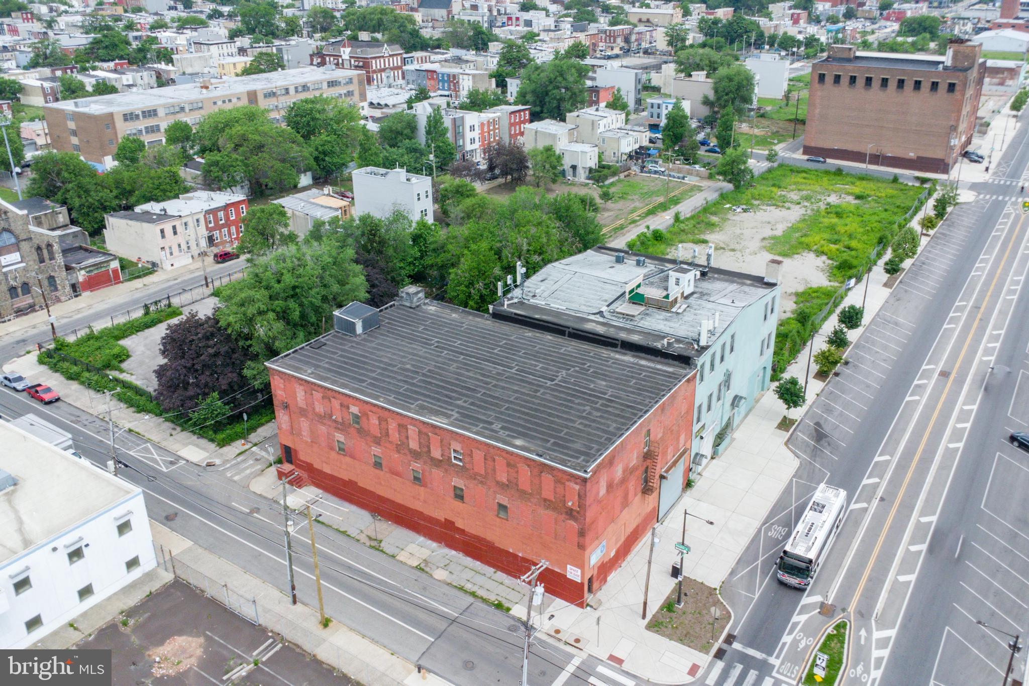 2300-4 N American St