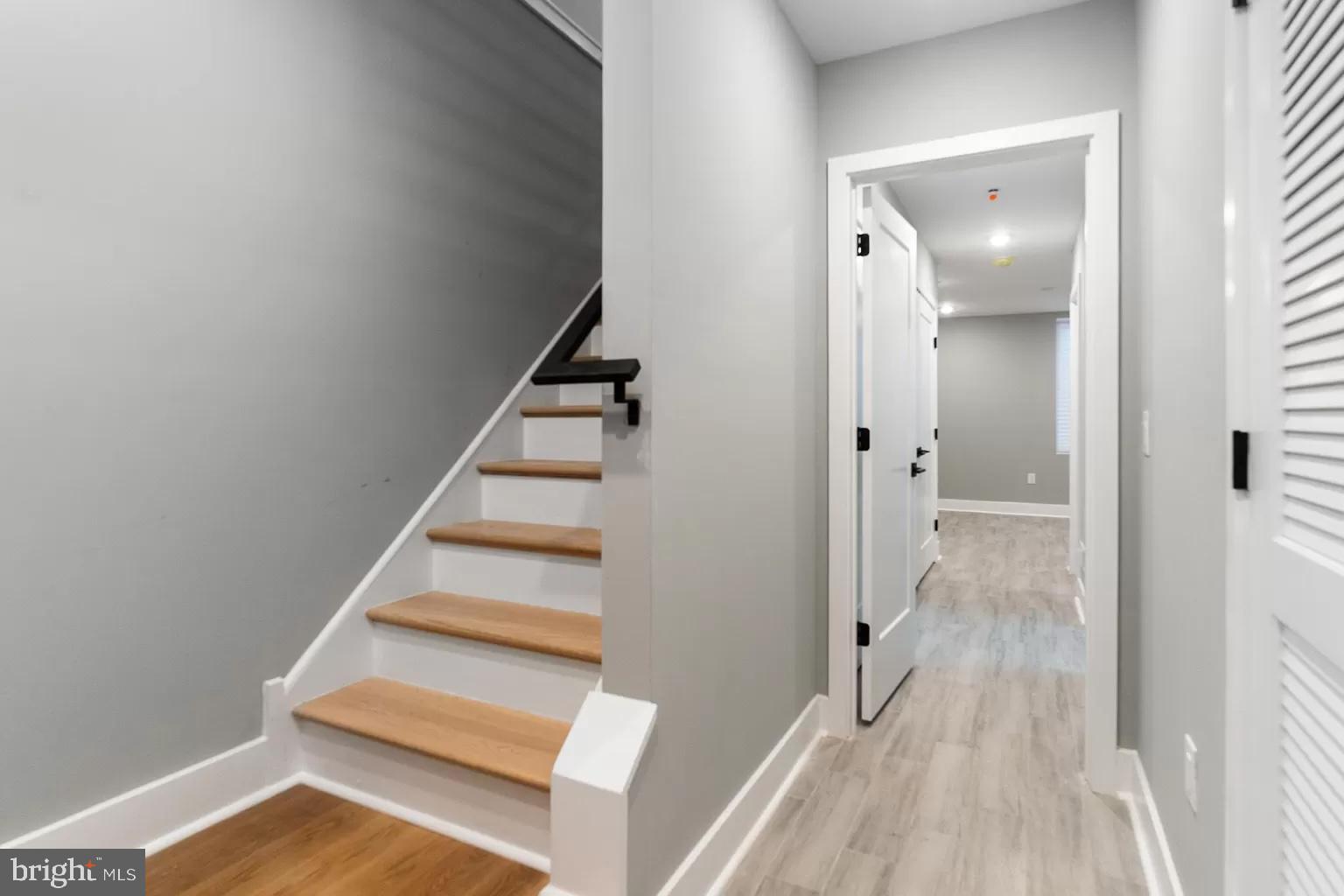 3037 W SEDGLEY AVE #1