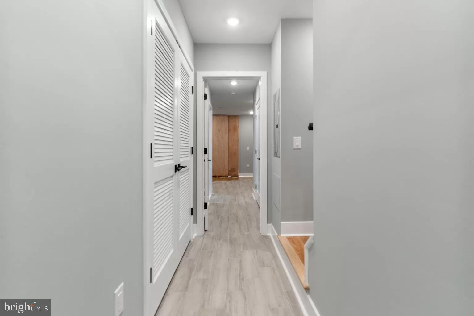 3037 W SEDGLEY AVE #1