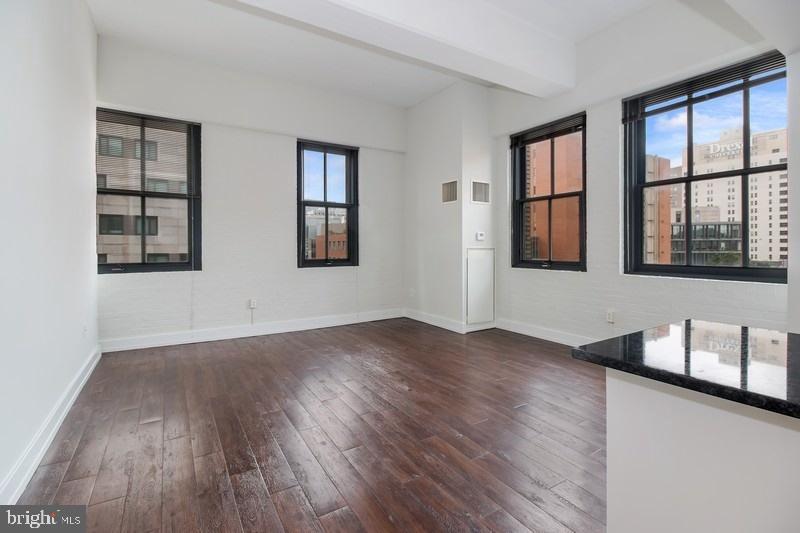 3131 WALNUT ST #2B-218