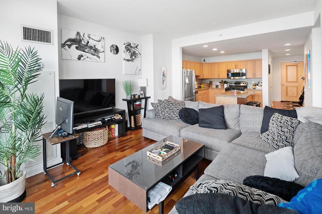 901 N PENN ST #F508