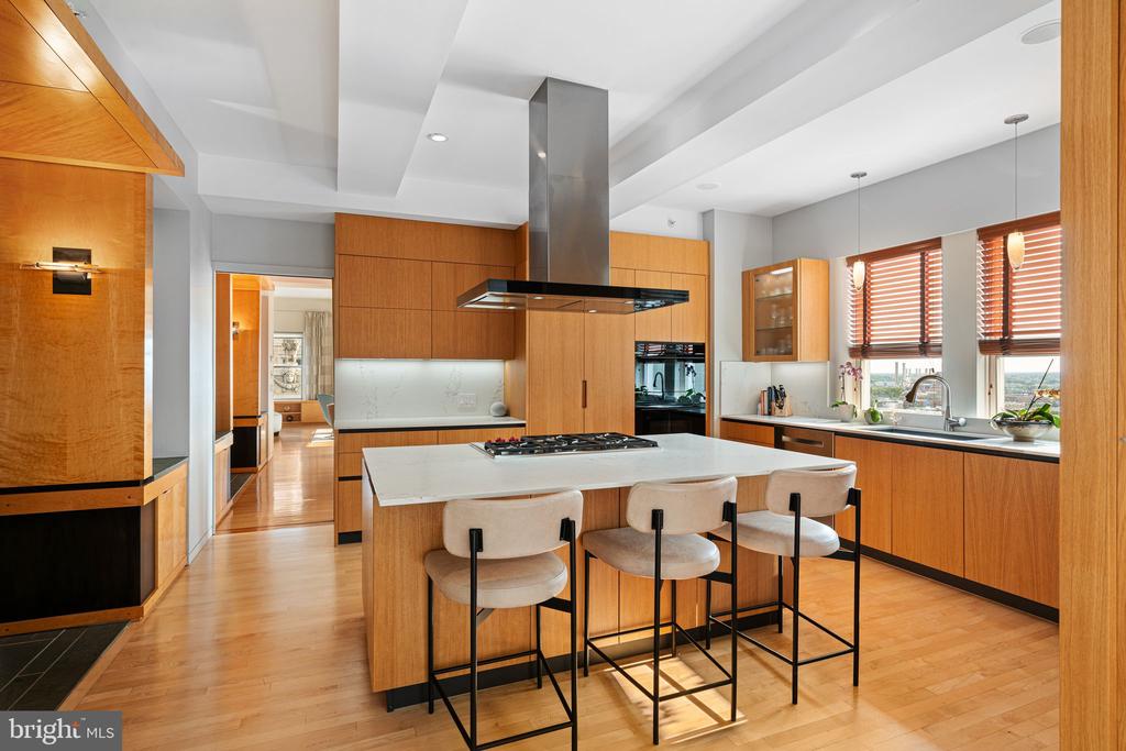 275 S 19th St #Penthouse