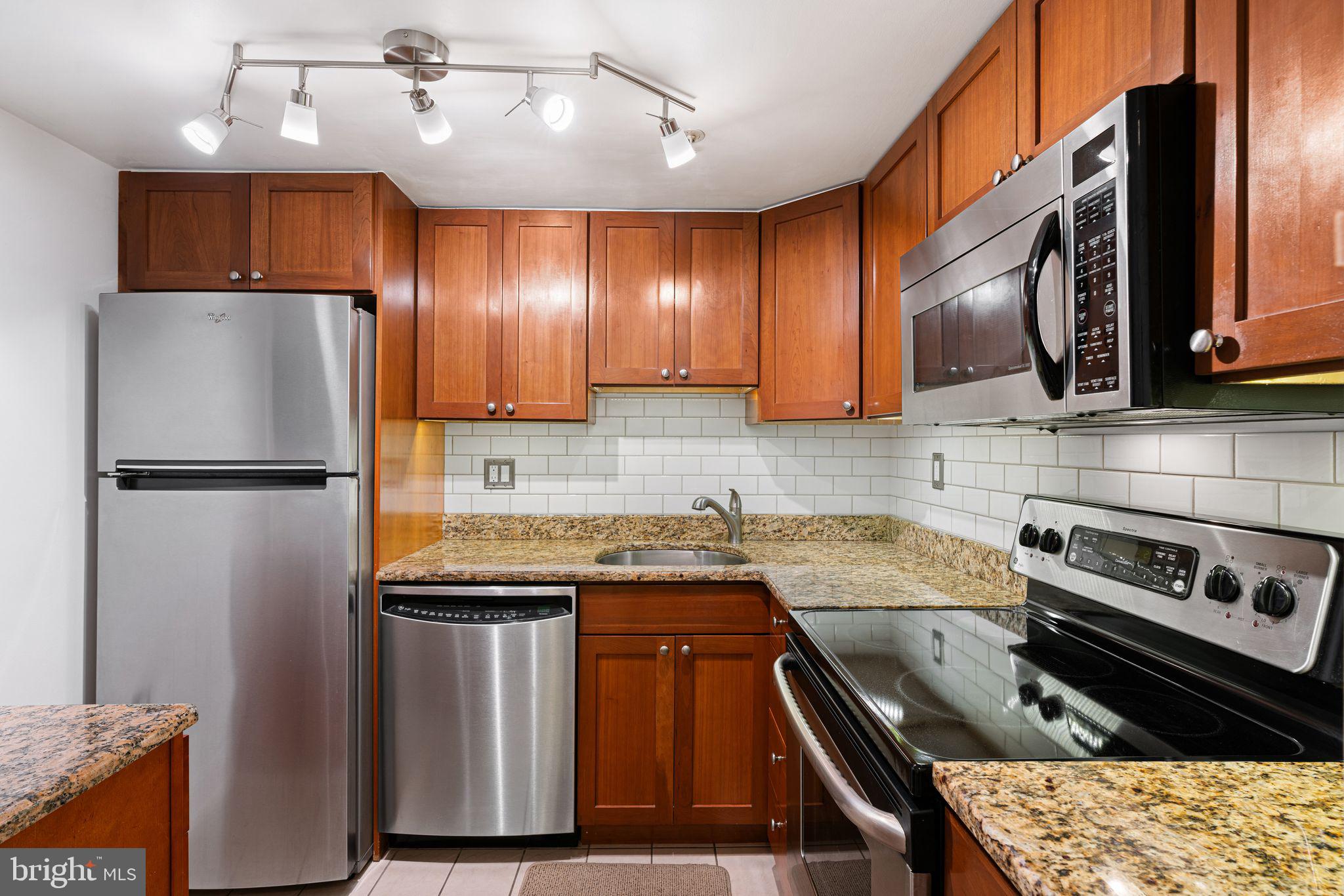 2001 HAMILTON ST #822