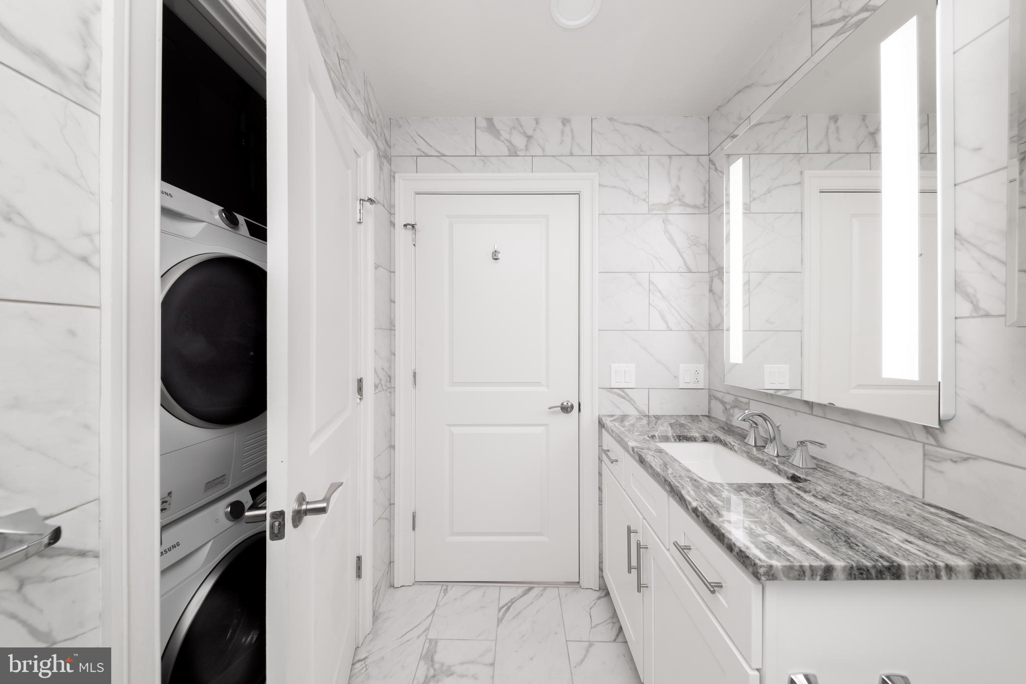 2121-41 MARKET ST #108