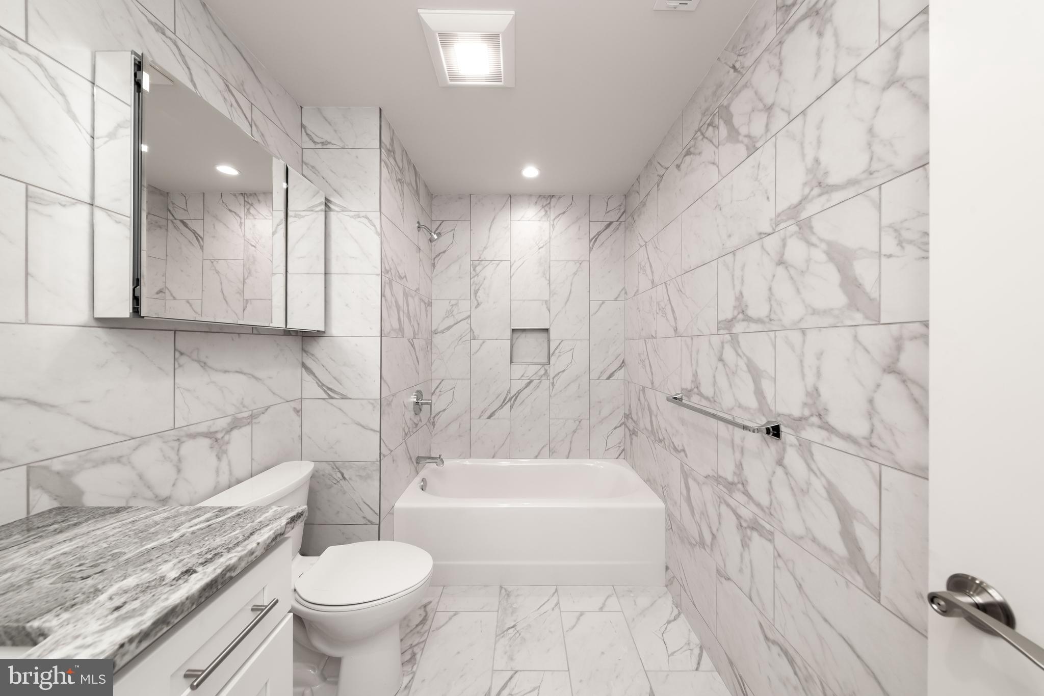 2121-41 MARKET ST #108