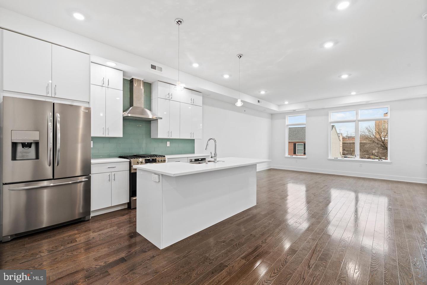 1335 N FRANKLIN ST #3