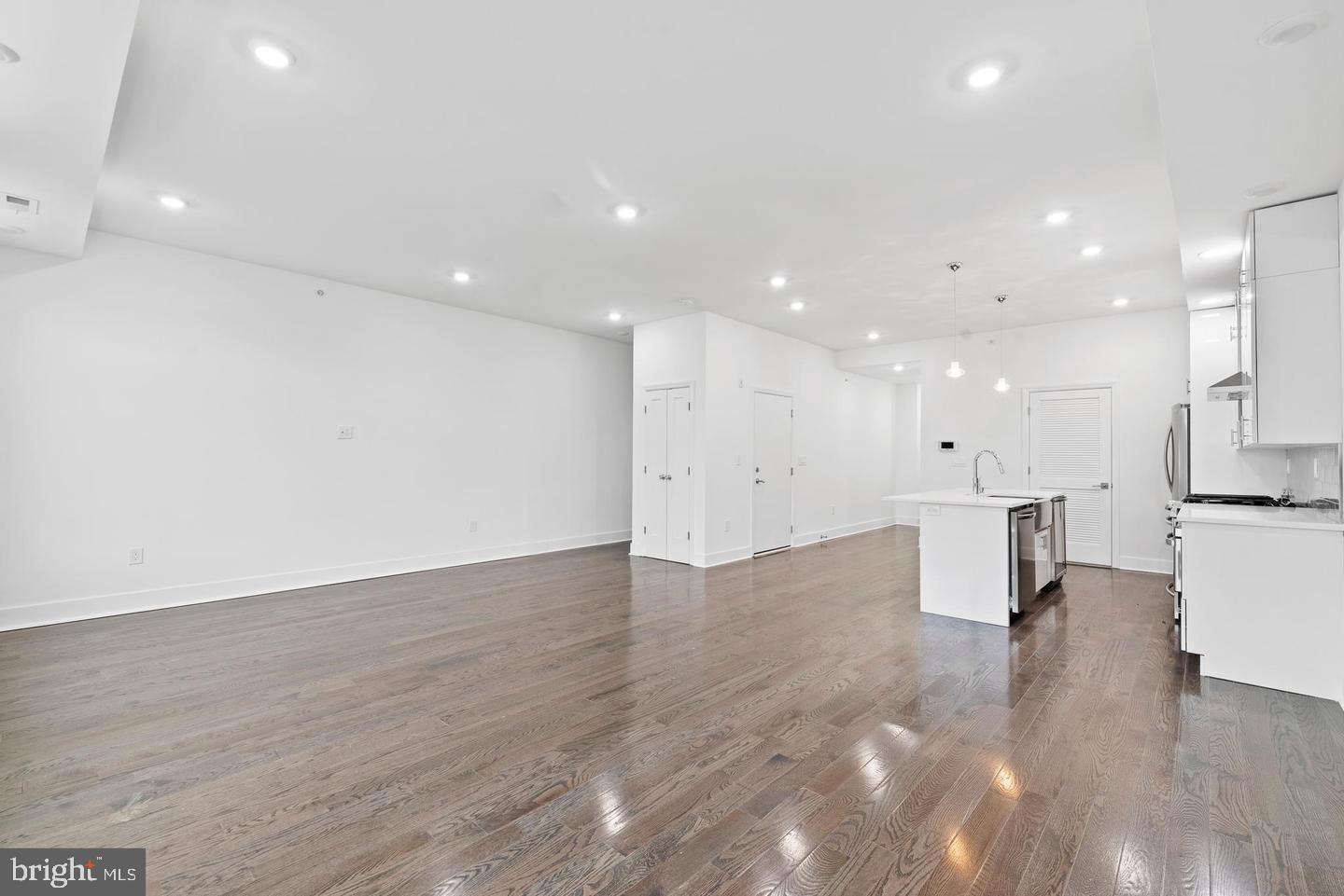 1335 N FRANKLIN ST #3