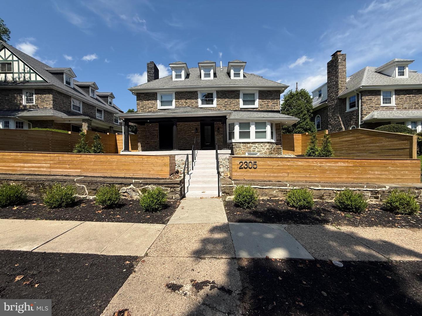 2305 N 50th St