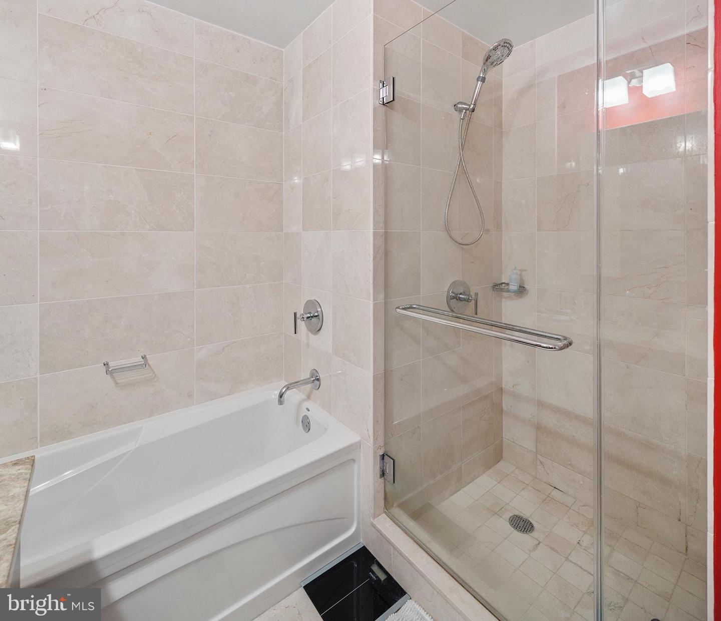 1425 Locust St #5c