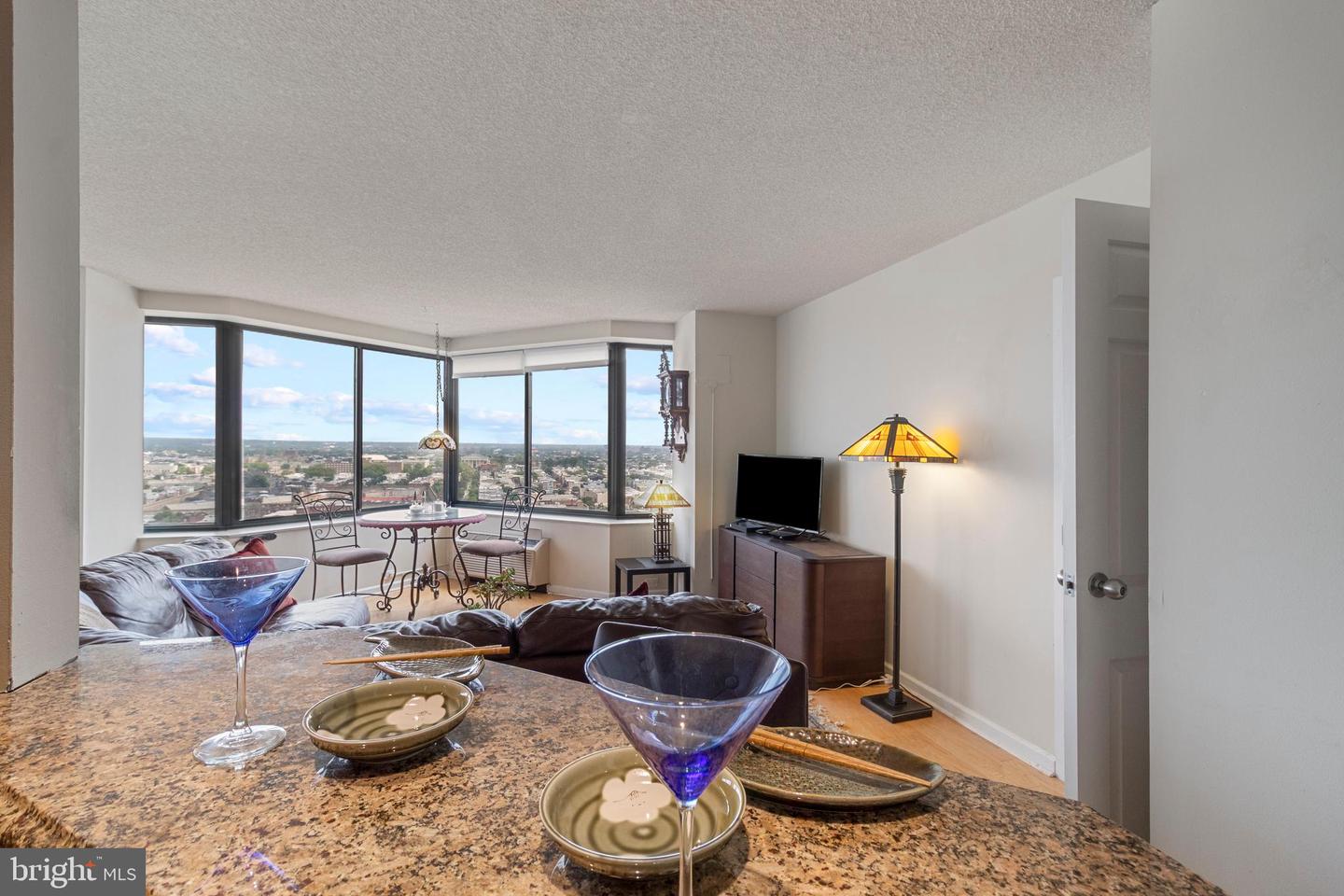 2001 Hamilton St #P301