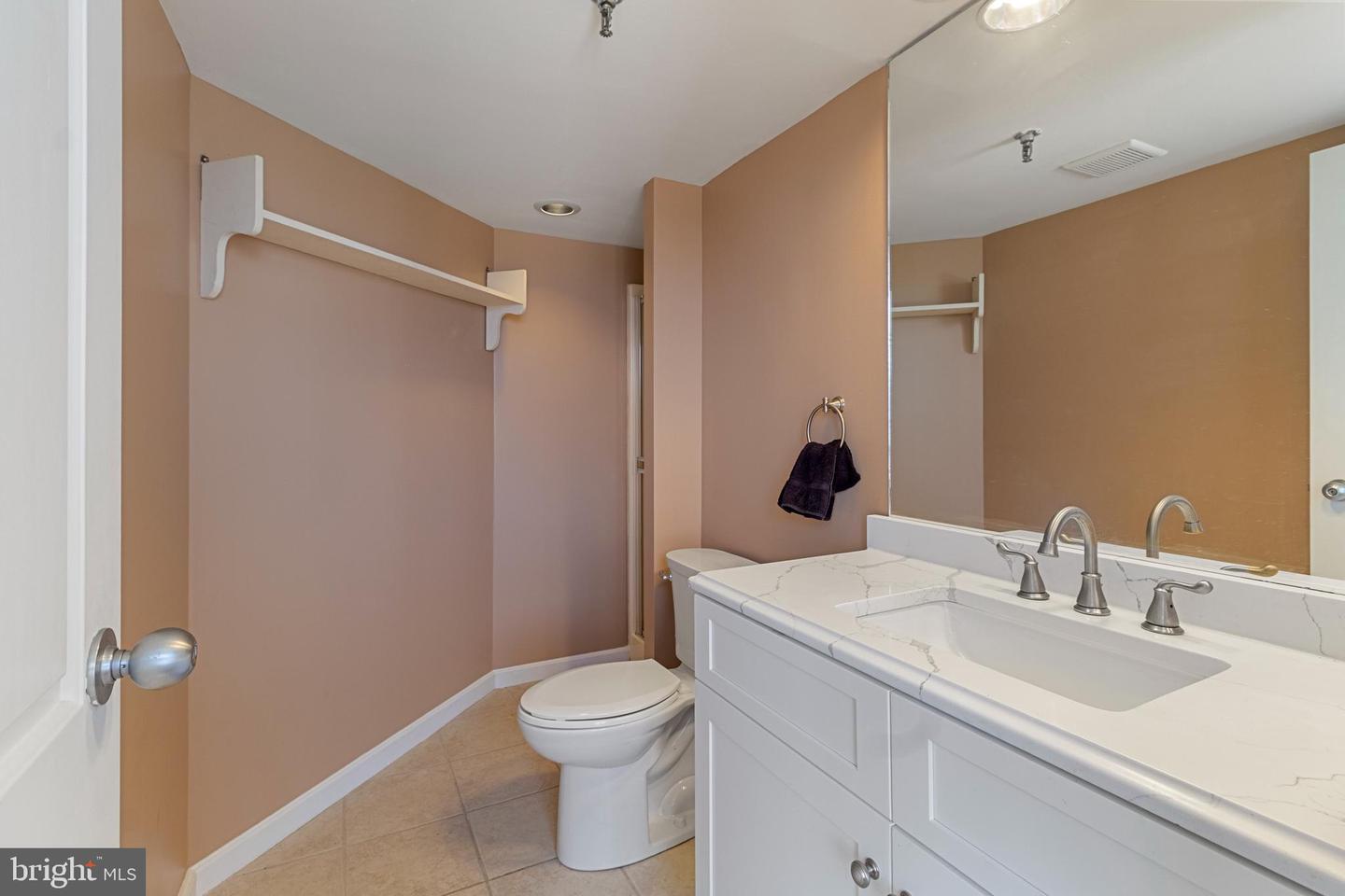 2001 Hamilton St #P301