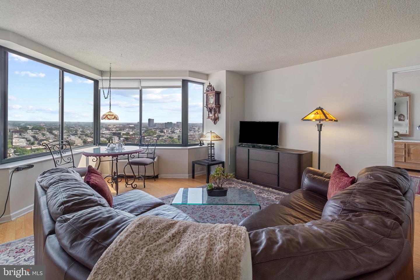 2001 Hamilton St #P301