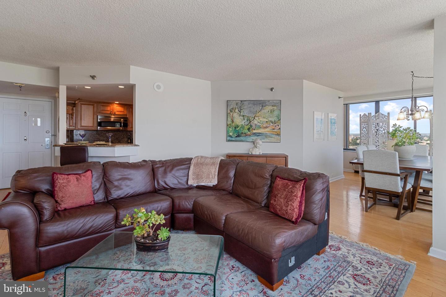 2001 Hamilton St #P301