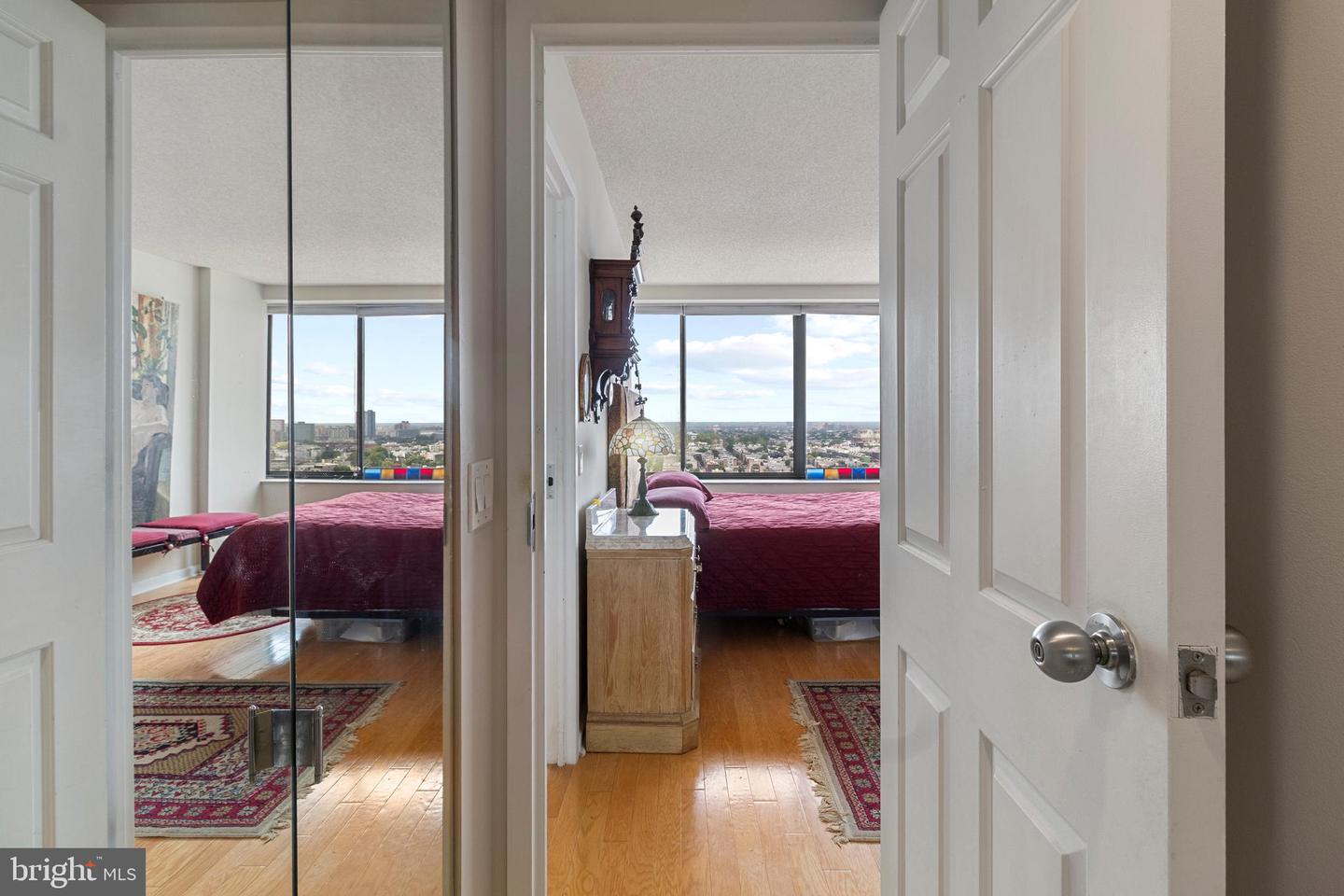 2001 Hamilton St #P301