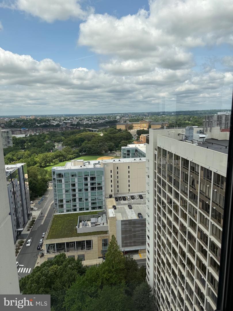 2001 Hamilton St #P301