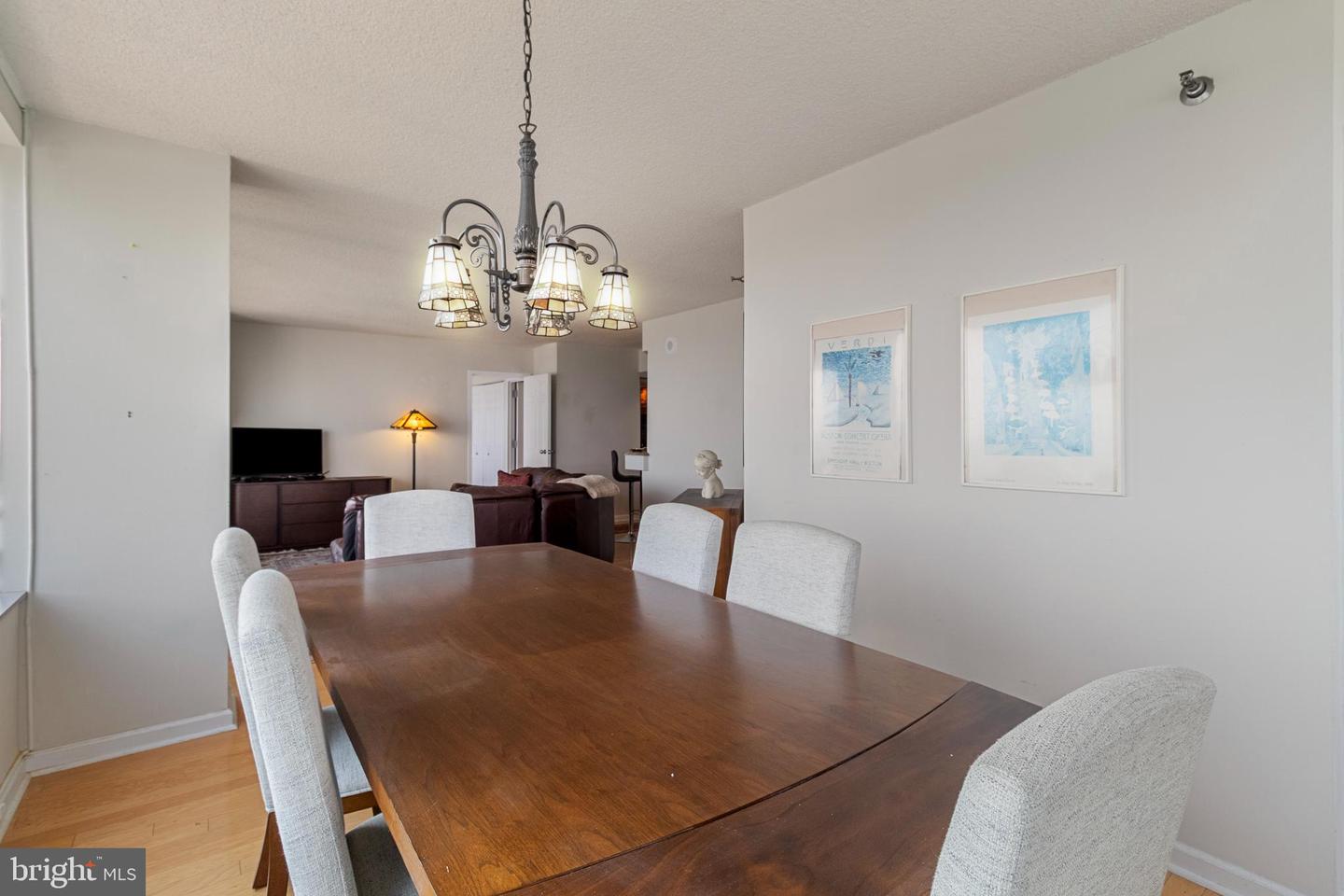 2001 Hamilton St #P301