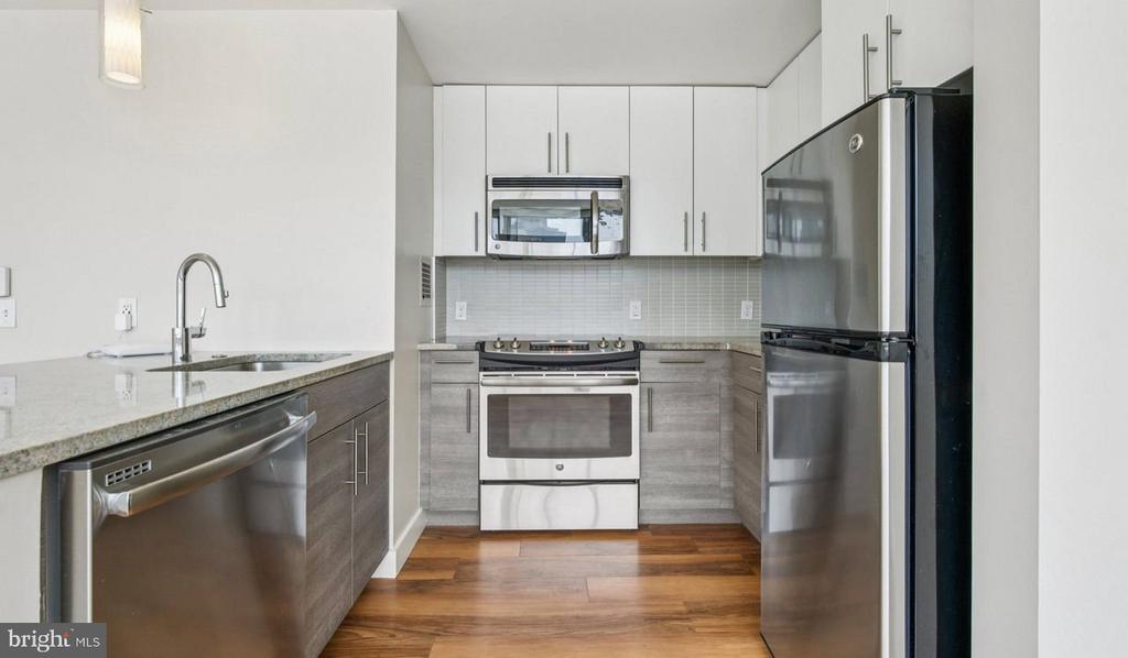2200 BENJAMIN FRANKLIN PKWY #0B-S0004
