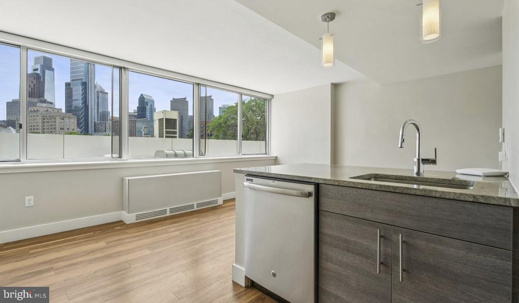 2200 BENJAMIN FRANKLIN PKWY #0B-S0004