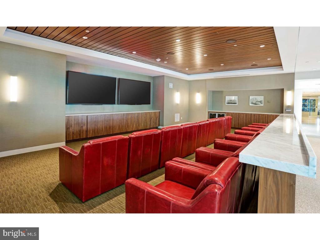 2200 BENJAMIN FRANKLIN PKWY #2B-W0207