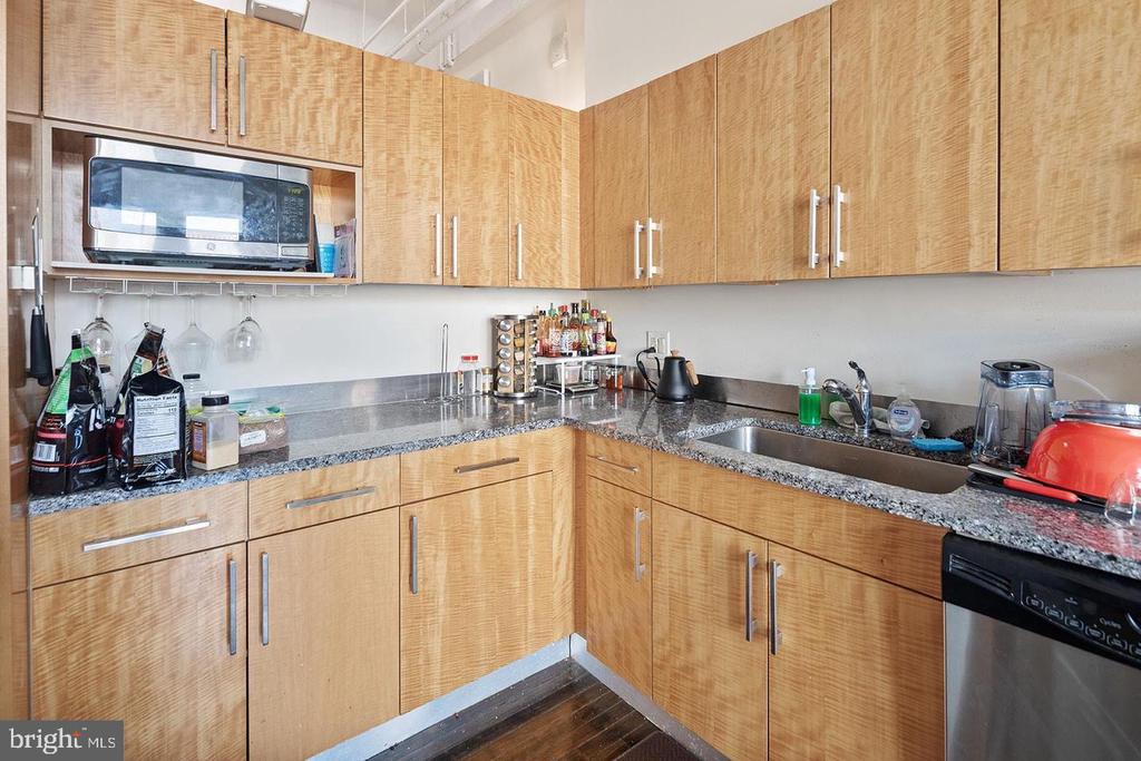 1228-32 ARCH ST #7B