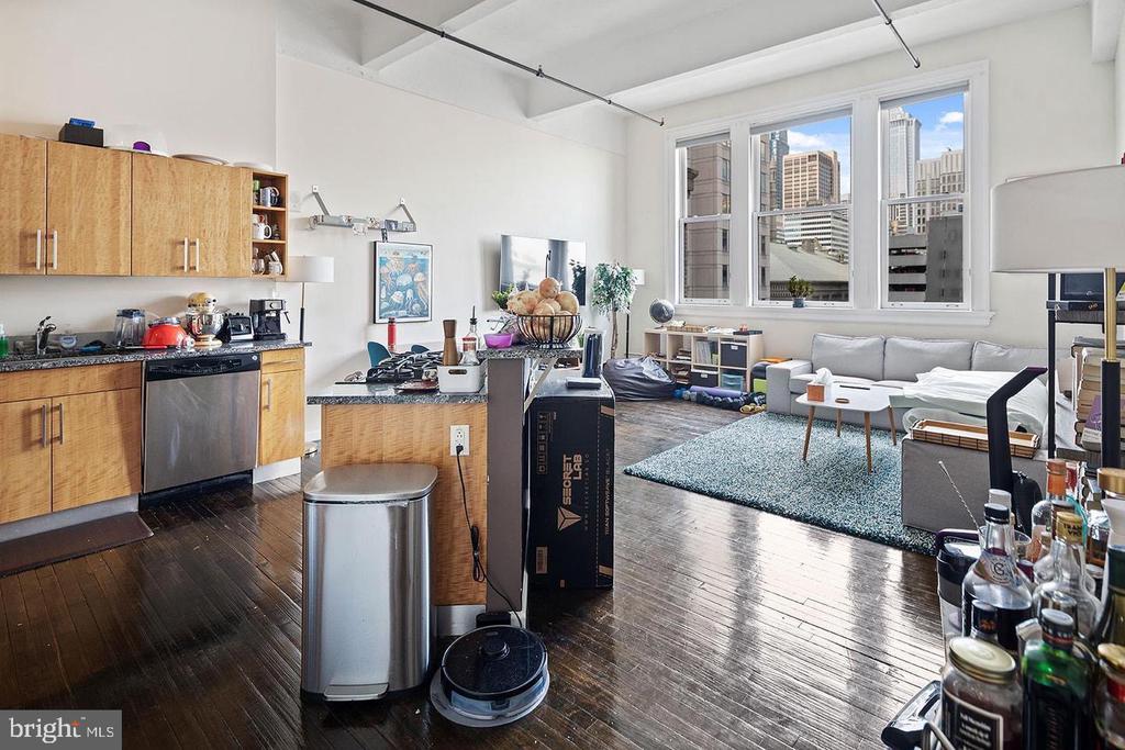 1228-32 ARCH ST #7B