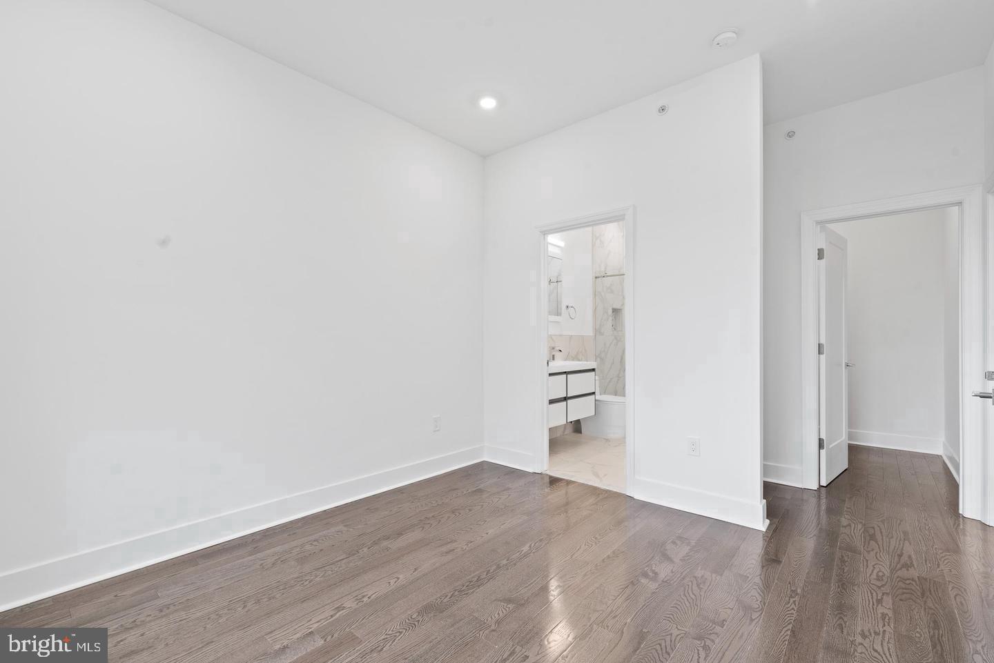 1335 N FRANKLIN ST #3A