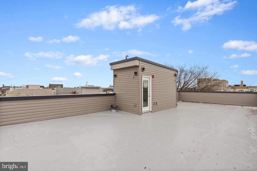 1335 N FRANKLIN ST #3A