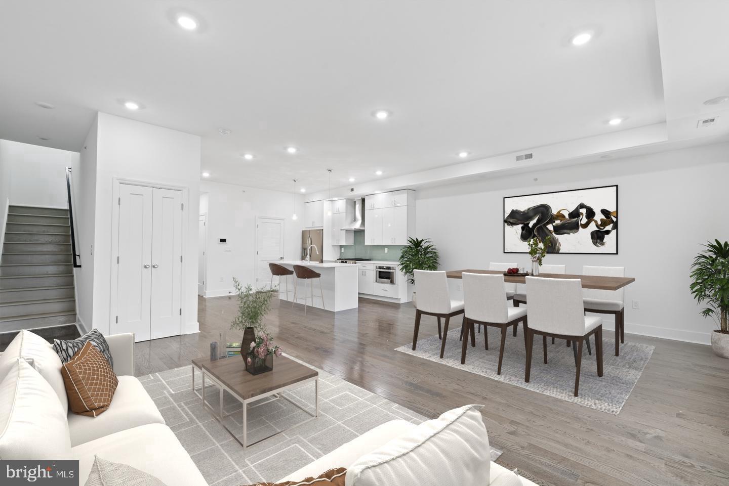 1335 N FRANKLIN ST #3A