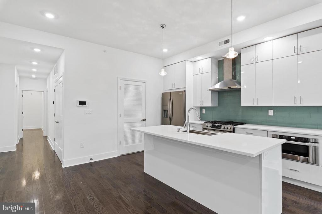 1335 N FRANKLIN ST #3A