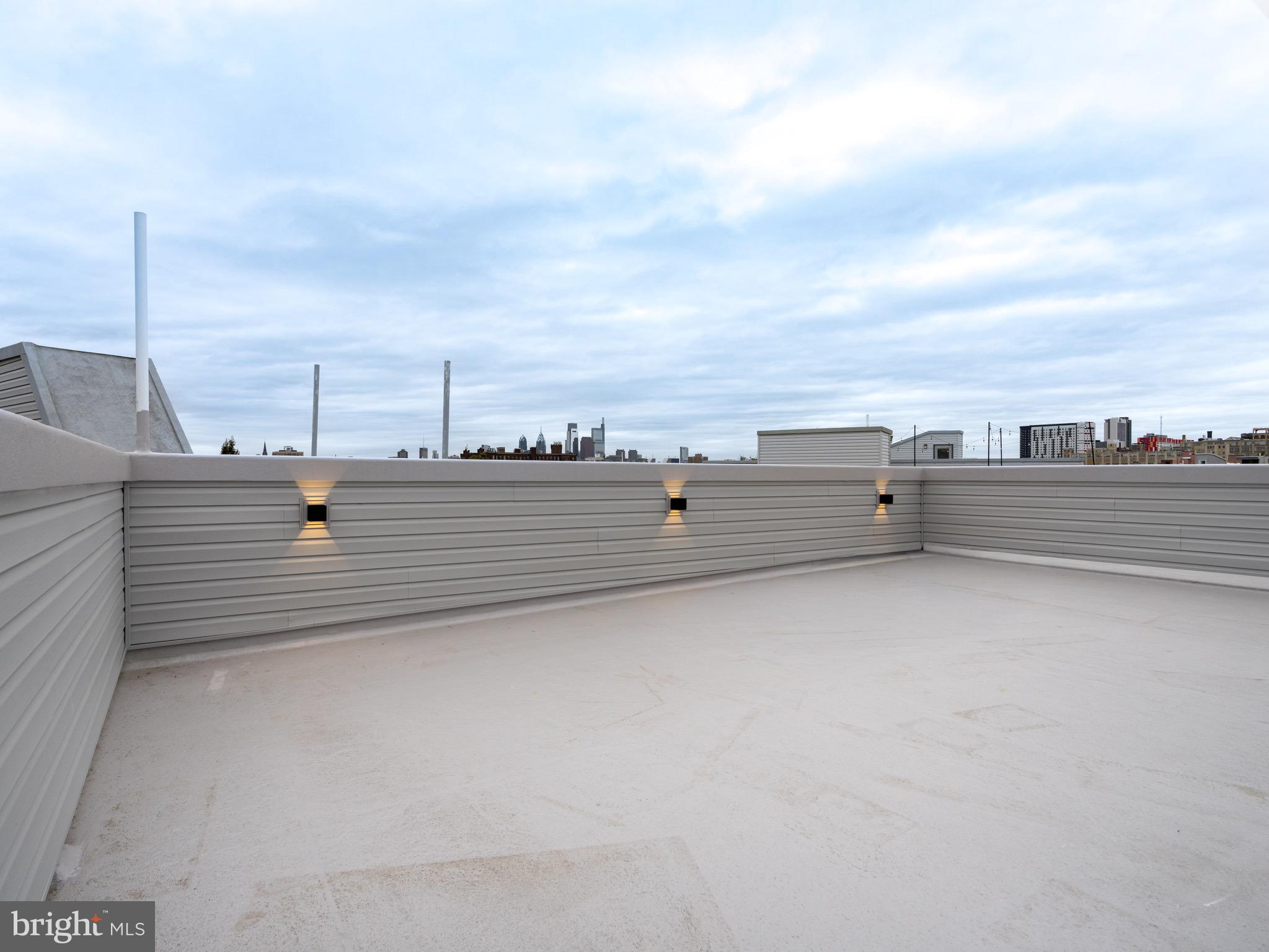 1933 N LEITHGOW STREET 35