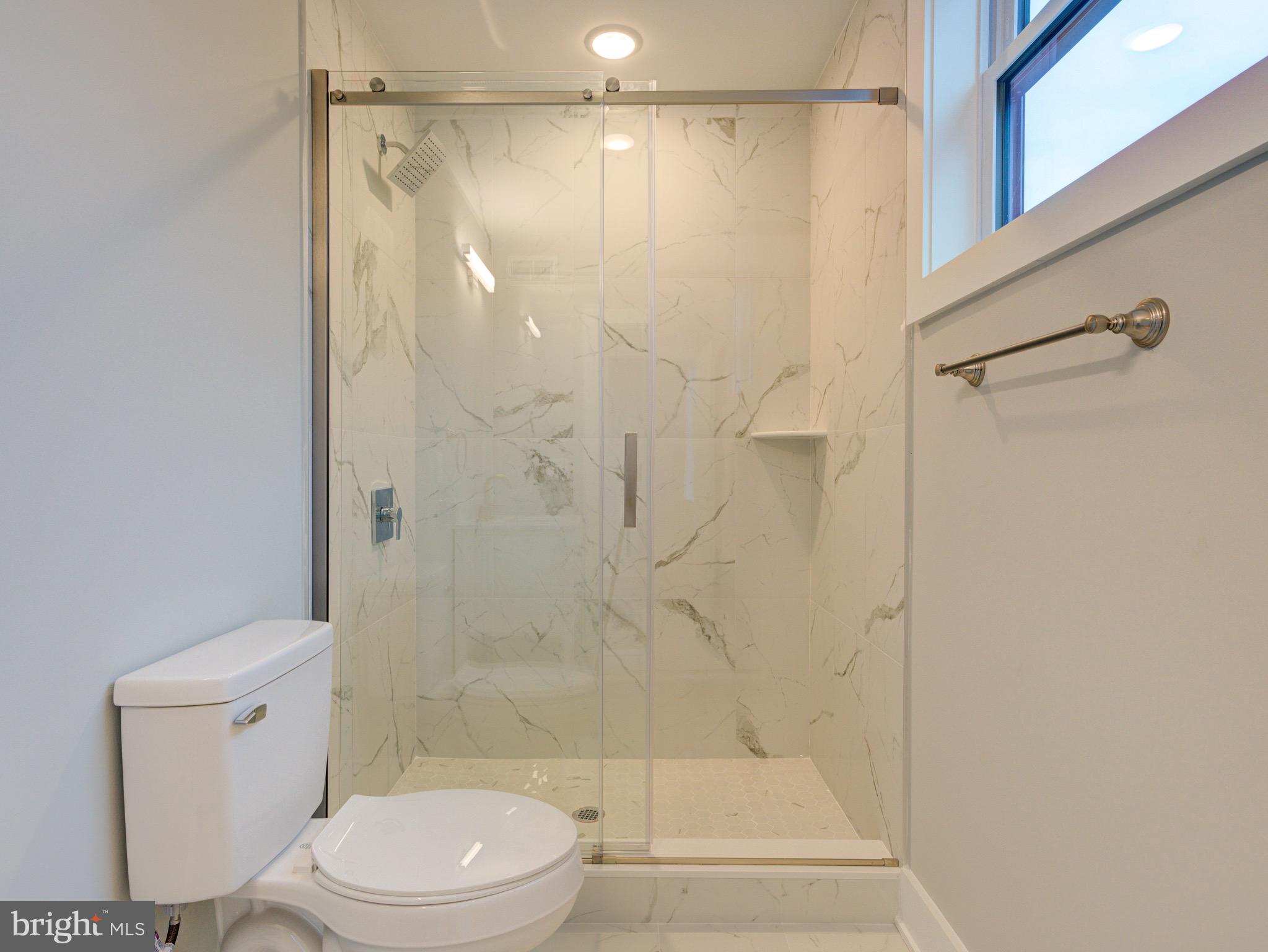 1933 N LEITHGOW STREET 35