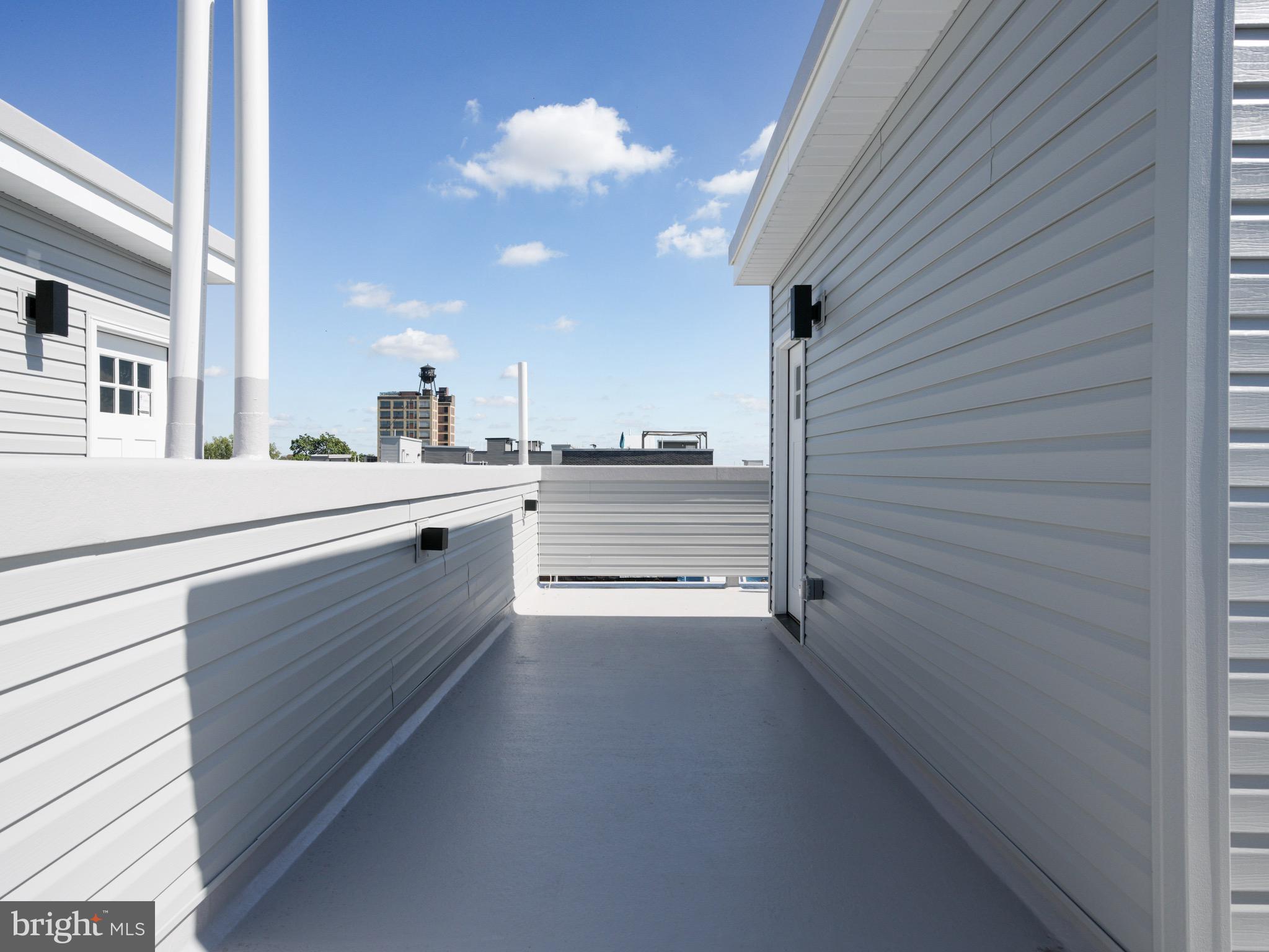 1933 N LEITHGOW STREET 35