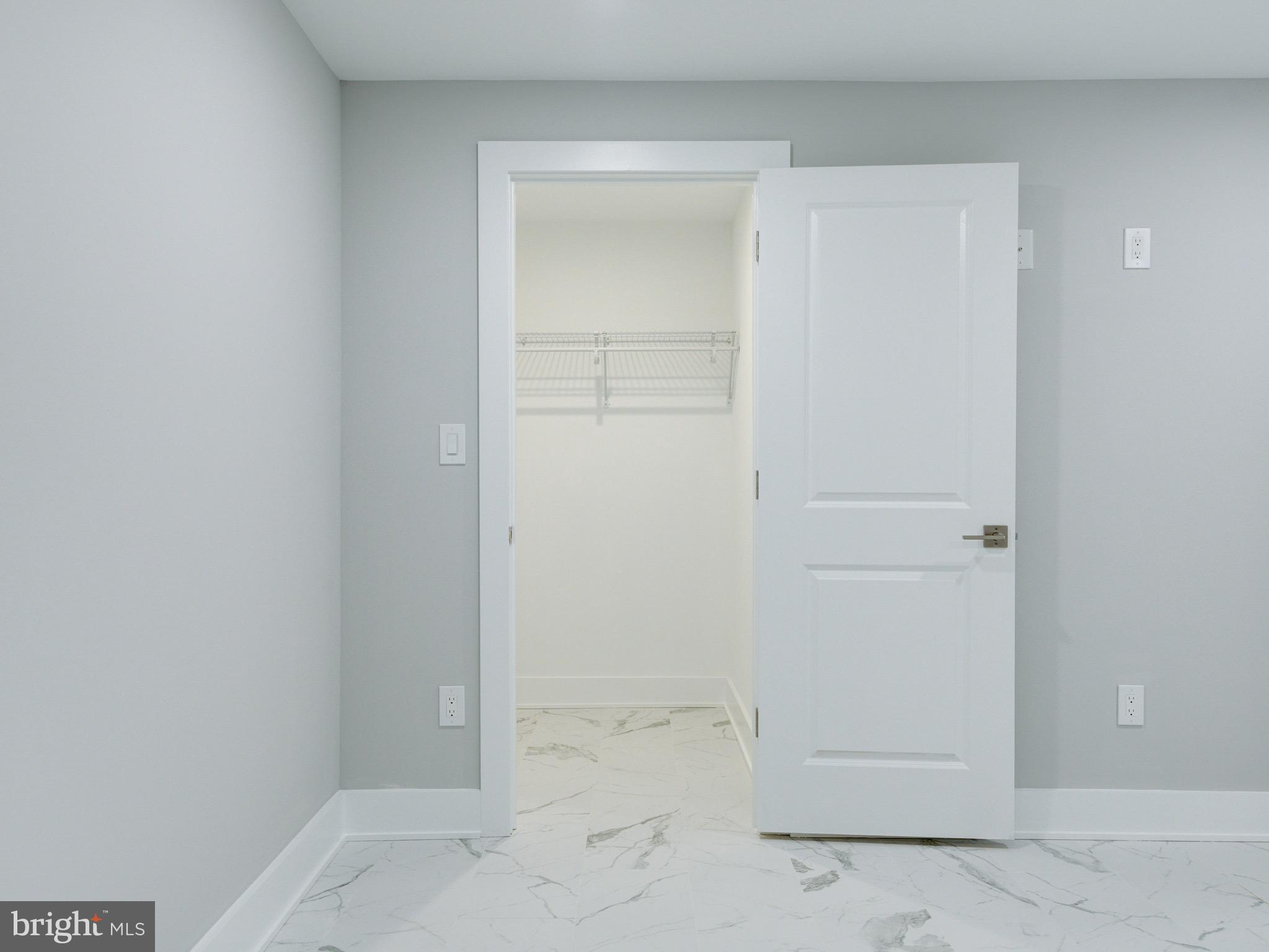 1933 N LEITHGOW STREET 35