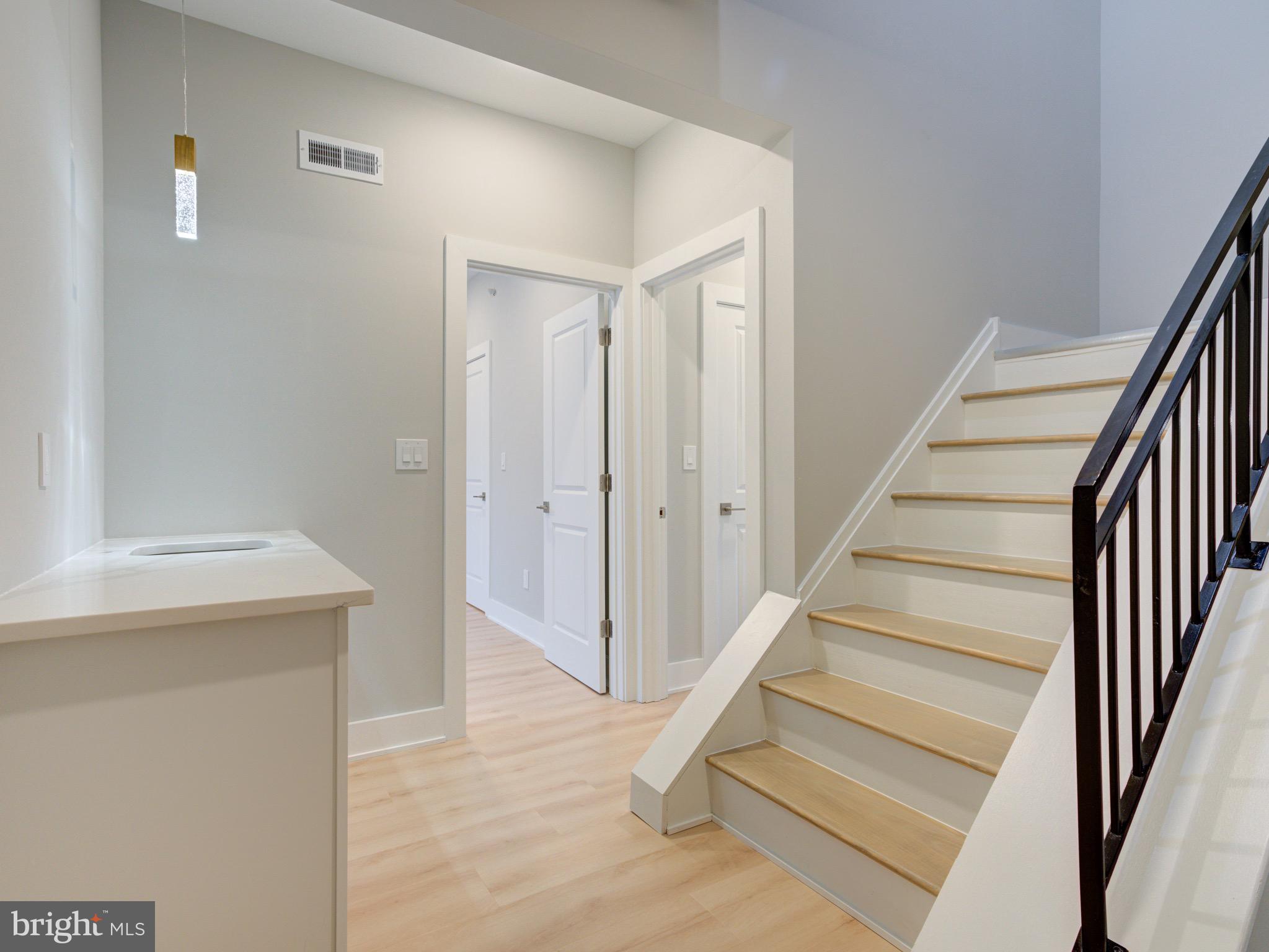 1933 N LEITHGOW STREET 35