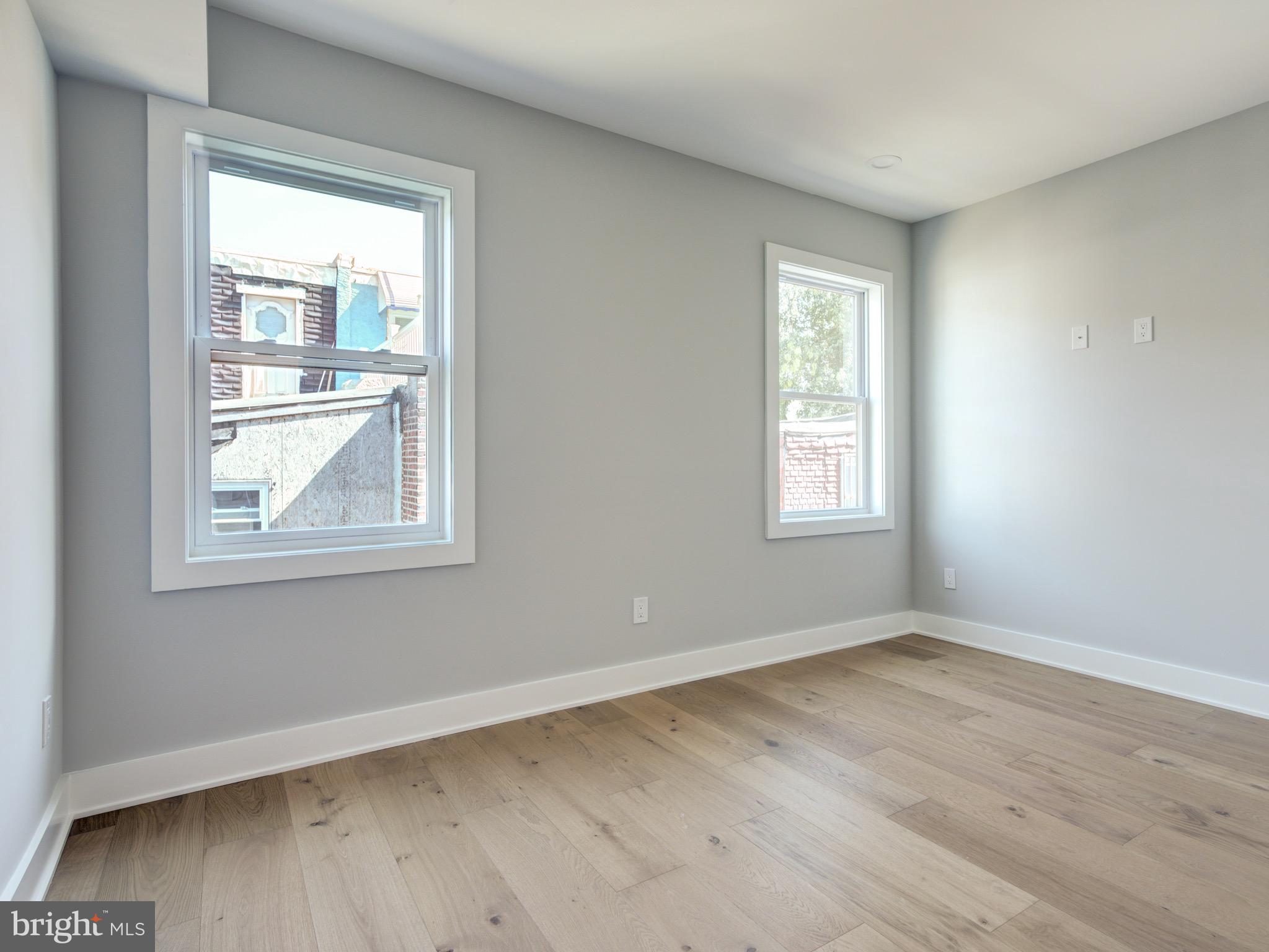 1933 N LEITHGOW STREET 35