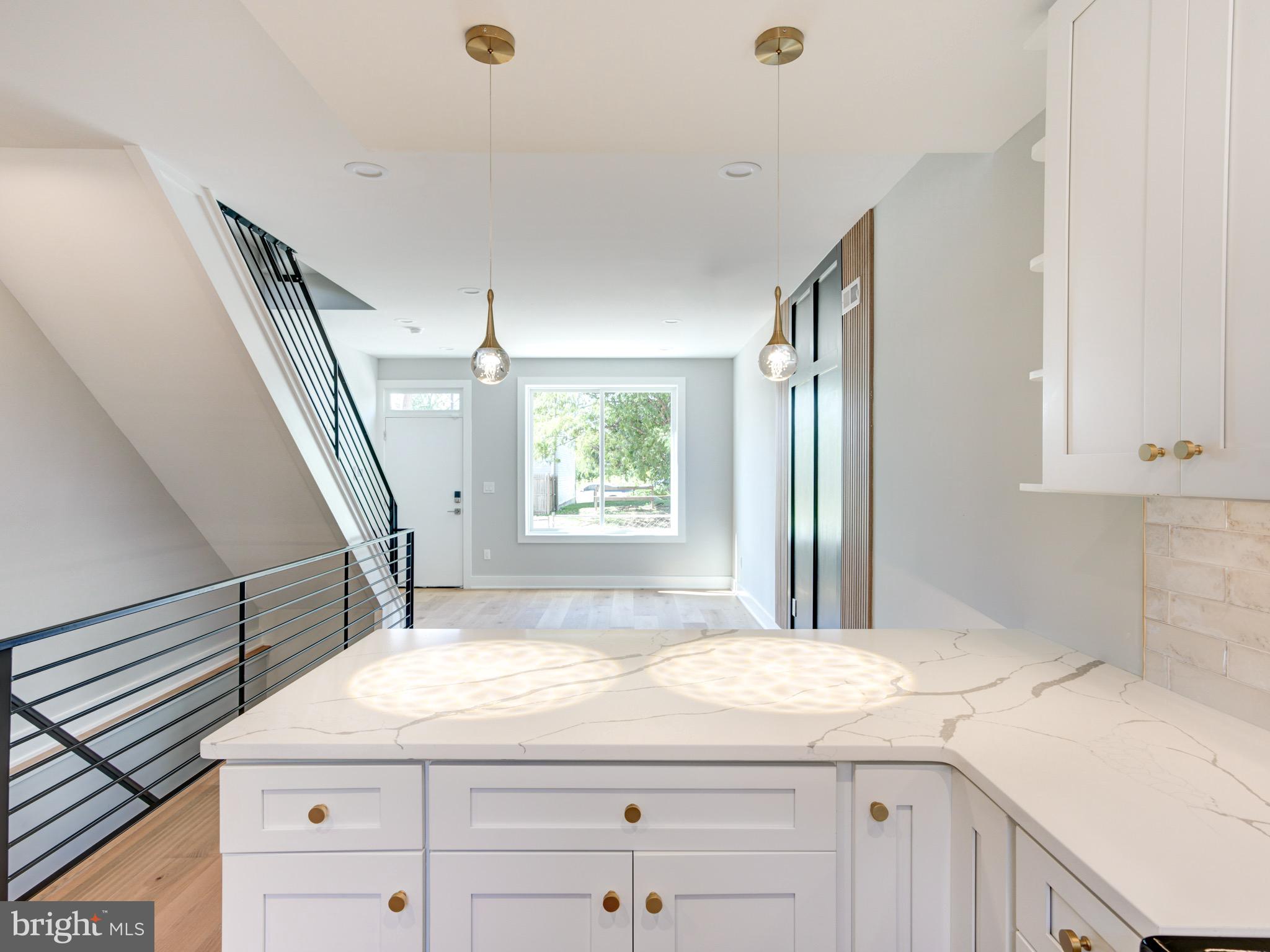 1933 N LEITHGOW STREET 35