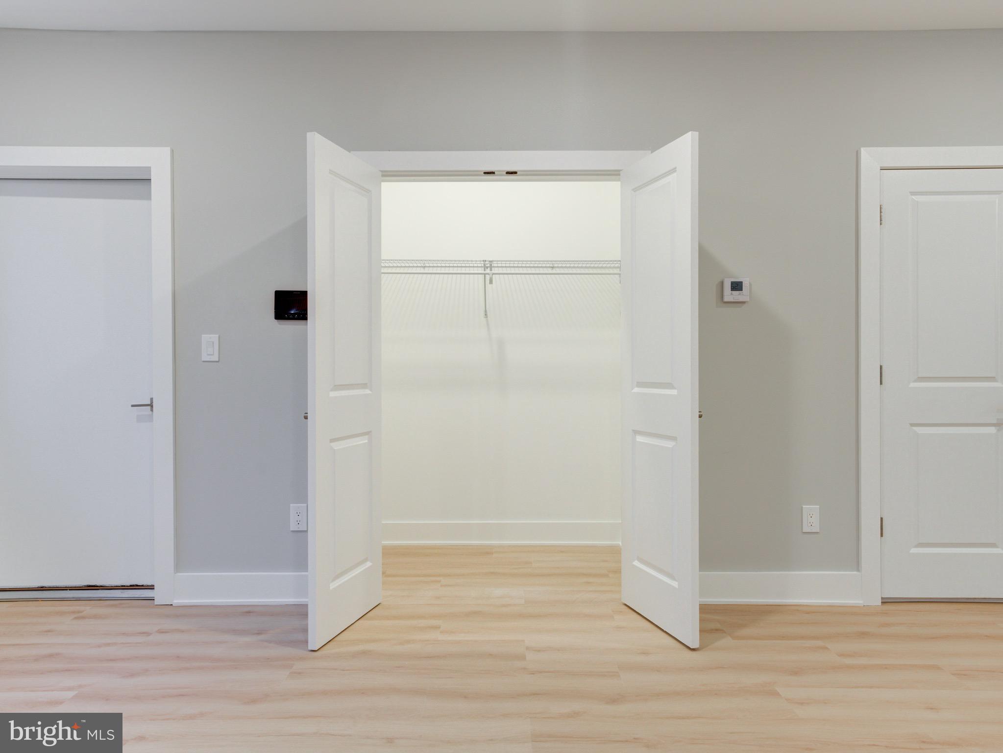 1933 N LEITHGOW STREET 35