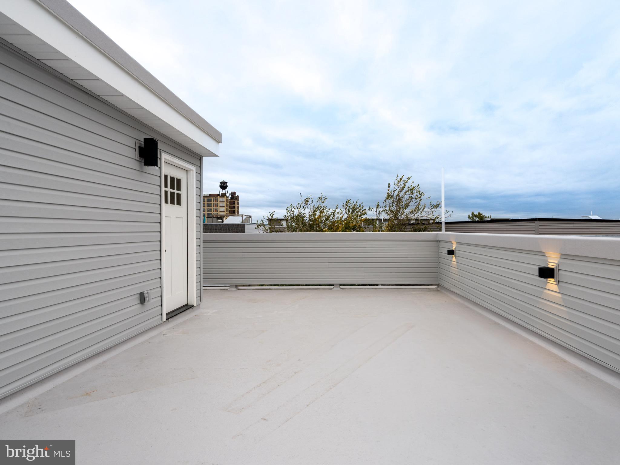 1933 N LEITHGOW STREET 35