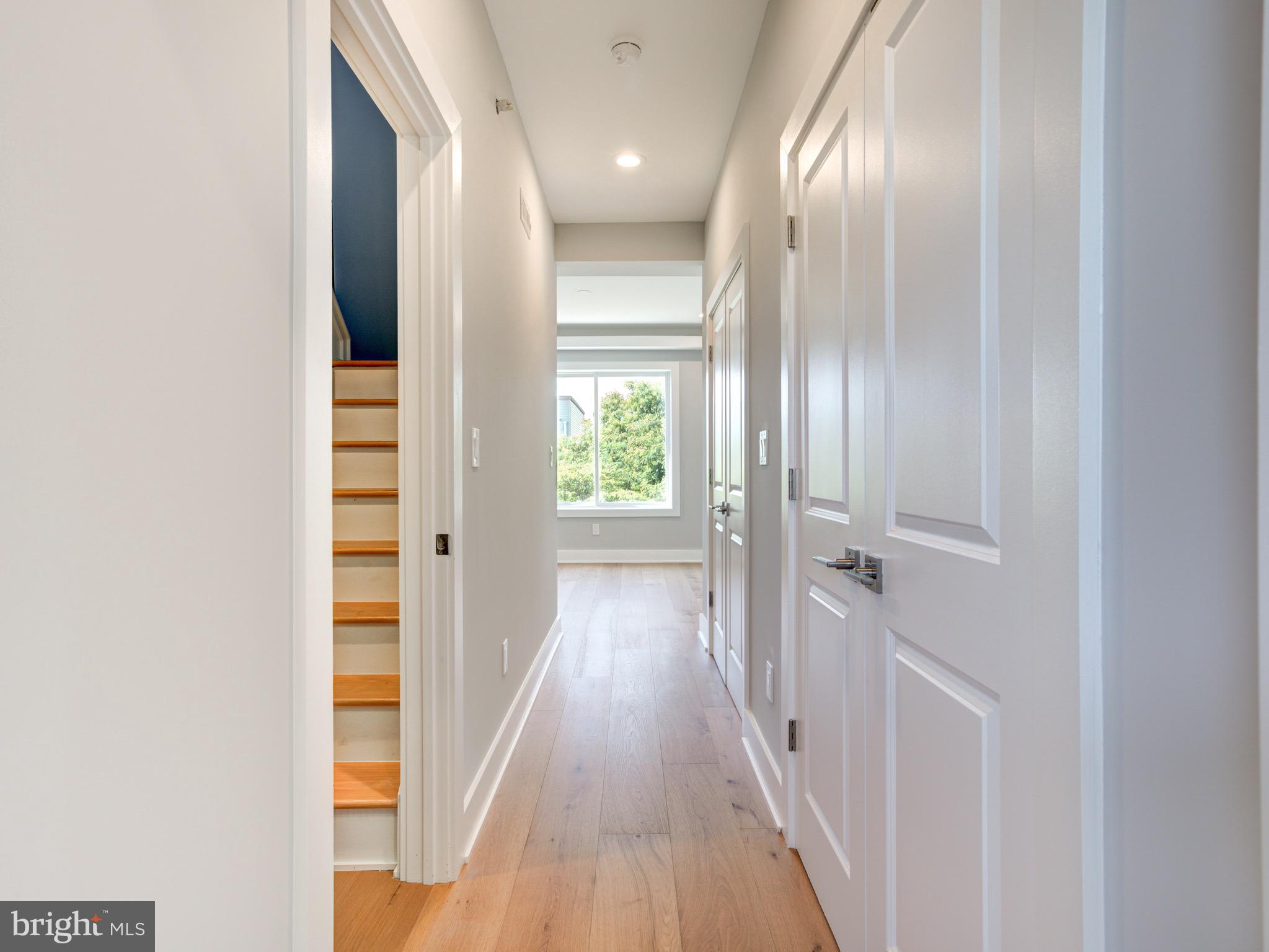 1933 N LEITHGOW STREET 35