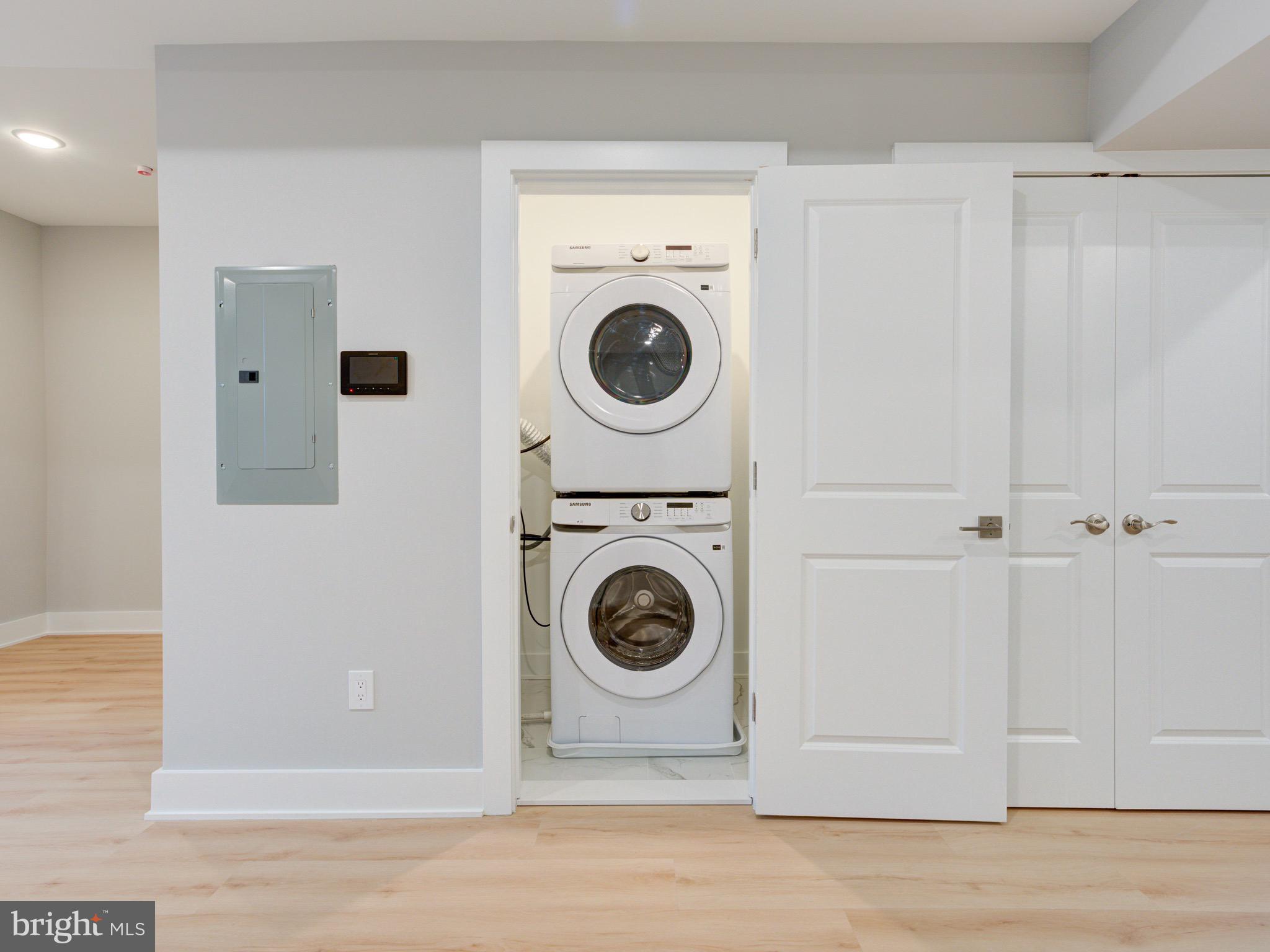 1933 N LEITHGOW STREET 35