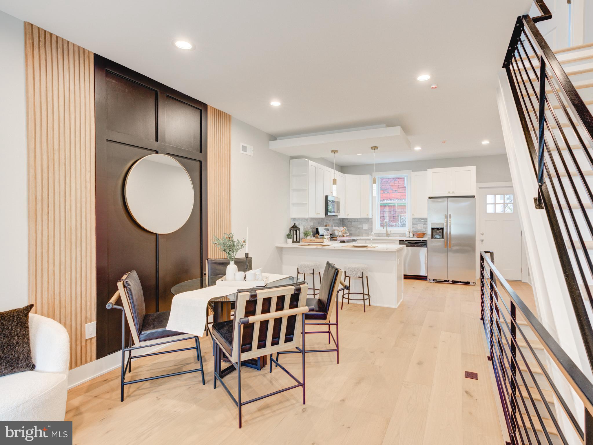 1933 N LEITHGOW STREET 35