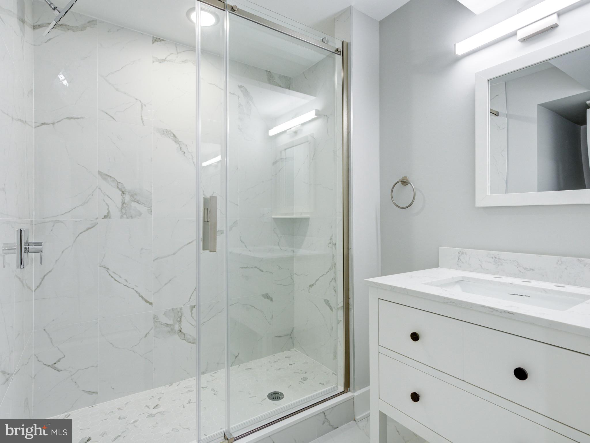 1933 N LEITHGOW STREET 35