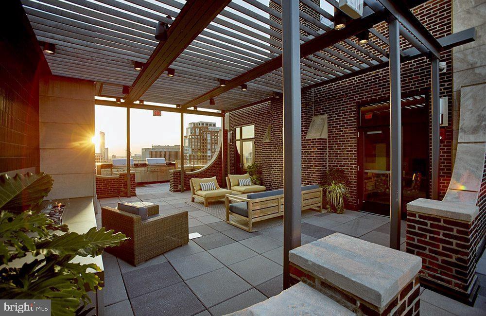 1616 WALNUT STREET 1B-2304