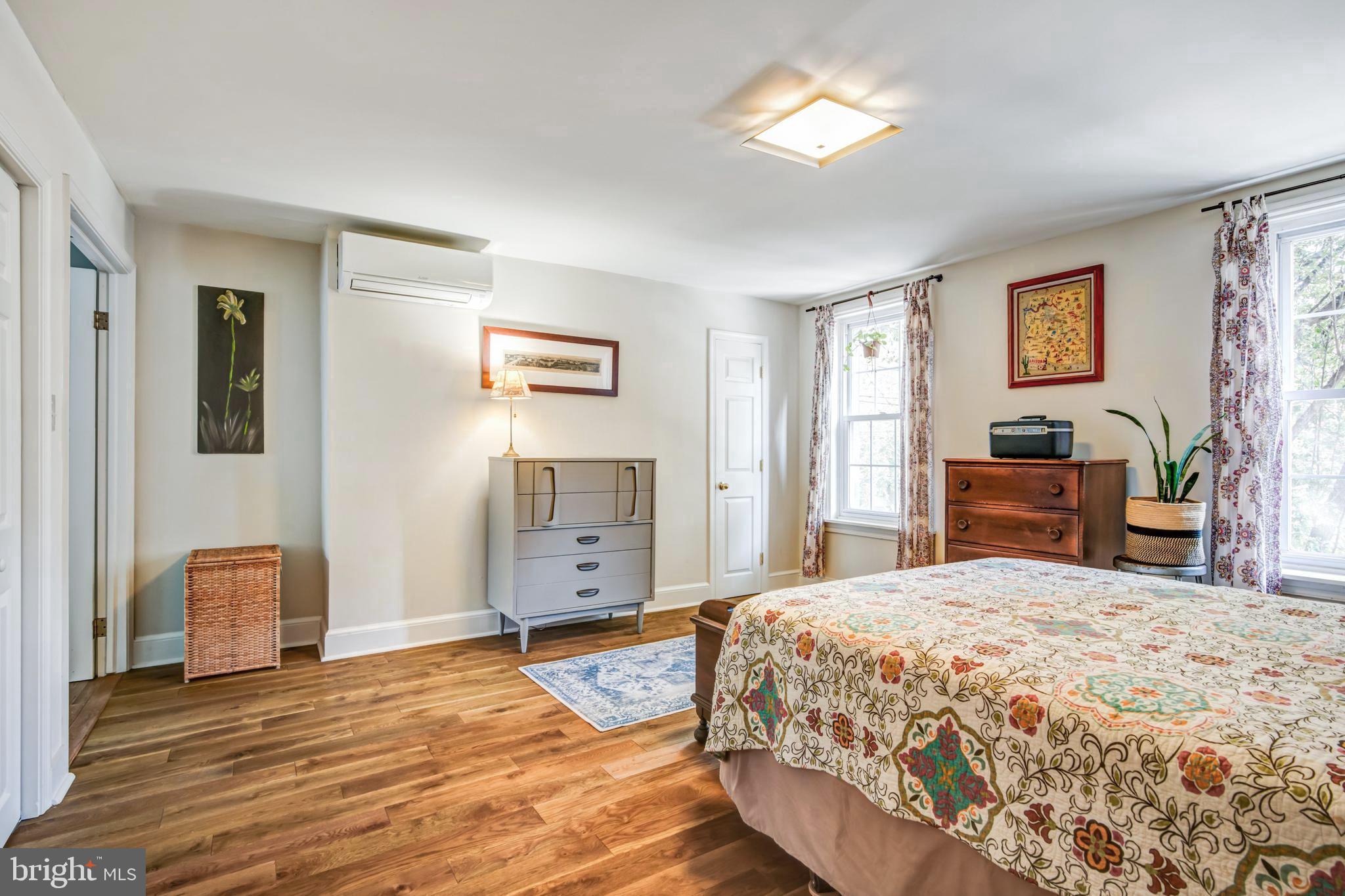 1450 E COLUMBIA AVENUE