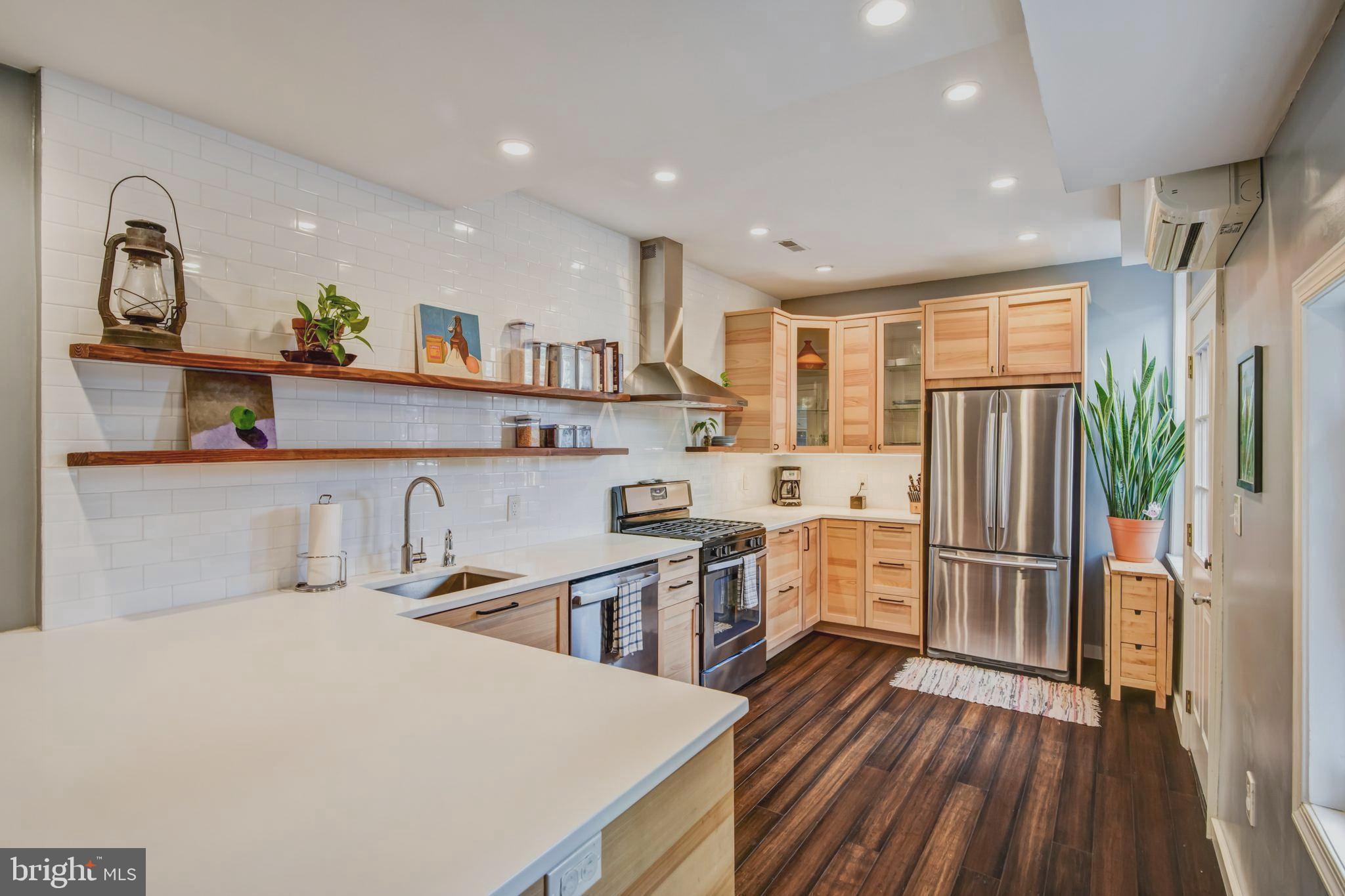 1450 E COLUMBIA AVENUE