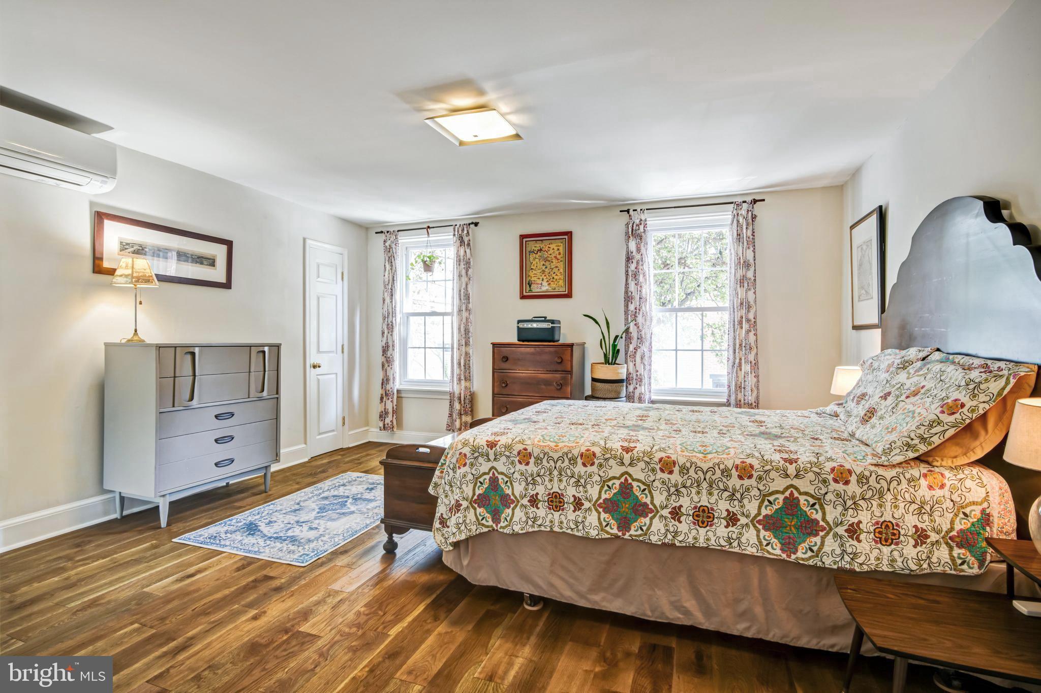 1450 E COLUMBIA AVENUE