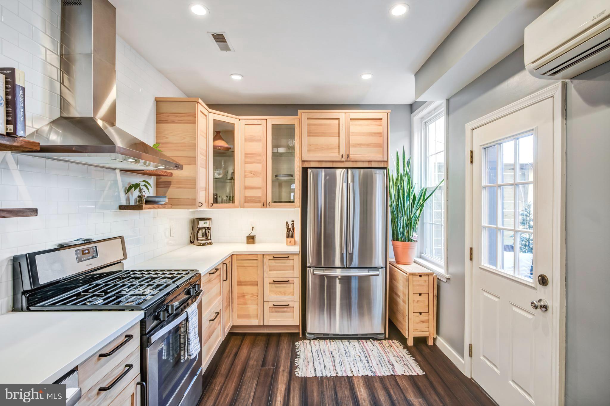 1450 E COLUMBIA AVENUE